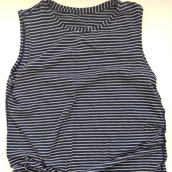 Lululemon tank - Picture 1 of 5